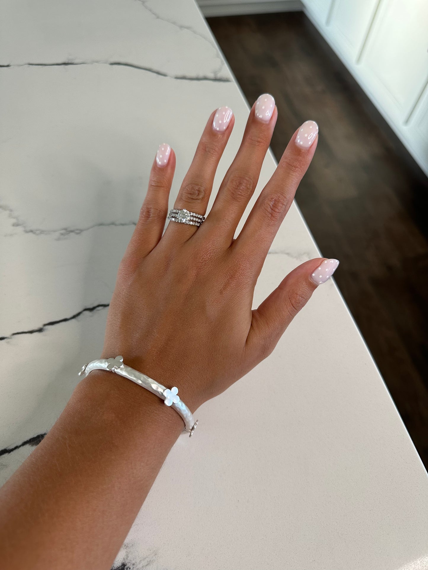 Clover Hammered Bangle - Silver